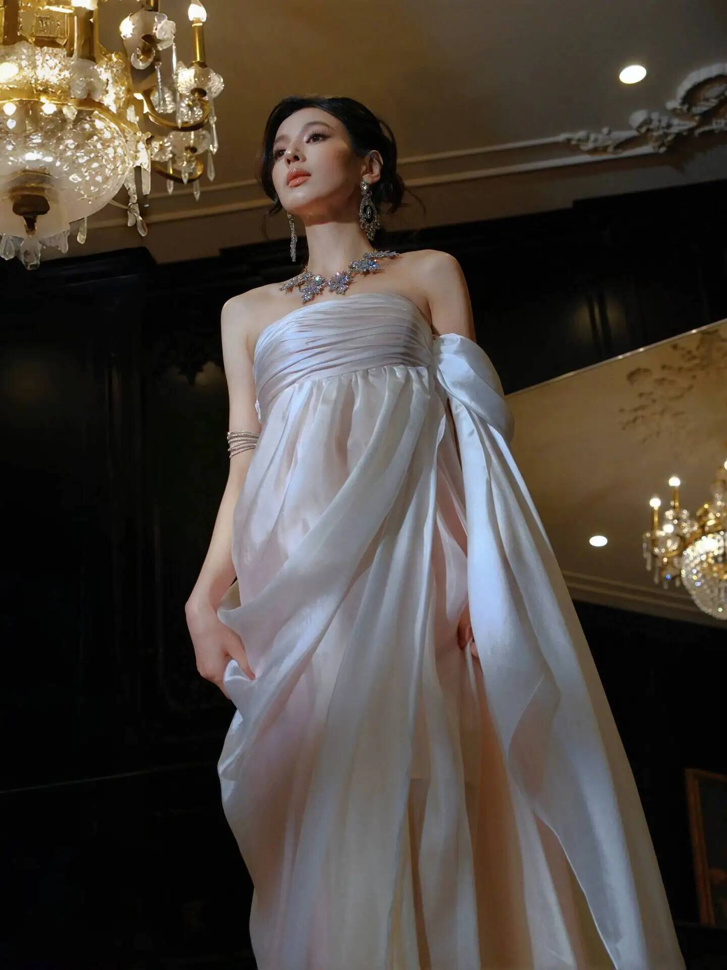Gaun Malam Tanpa Tali Berbahan - Evening Gown ulasan dan harga